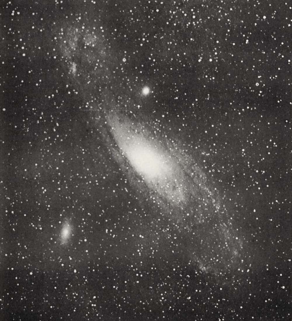 Isaac Roberts’ photograph of the Andromeda Galaxy 